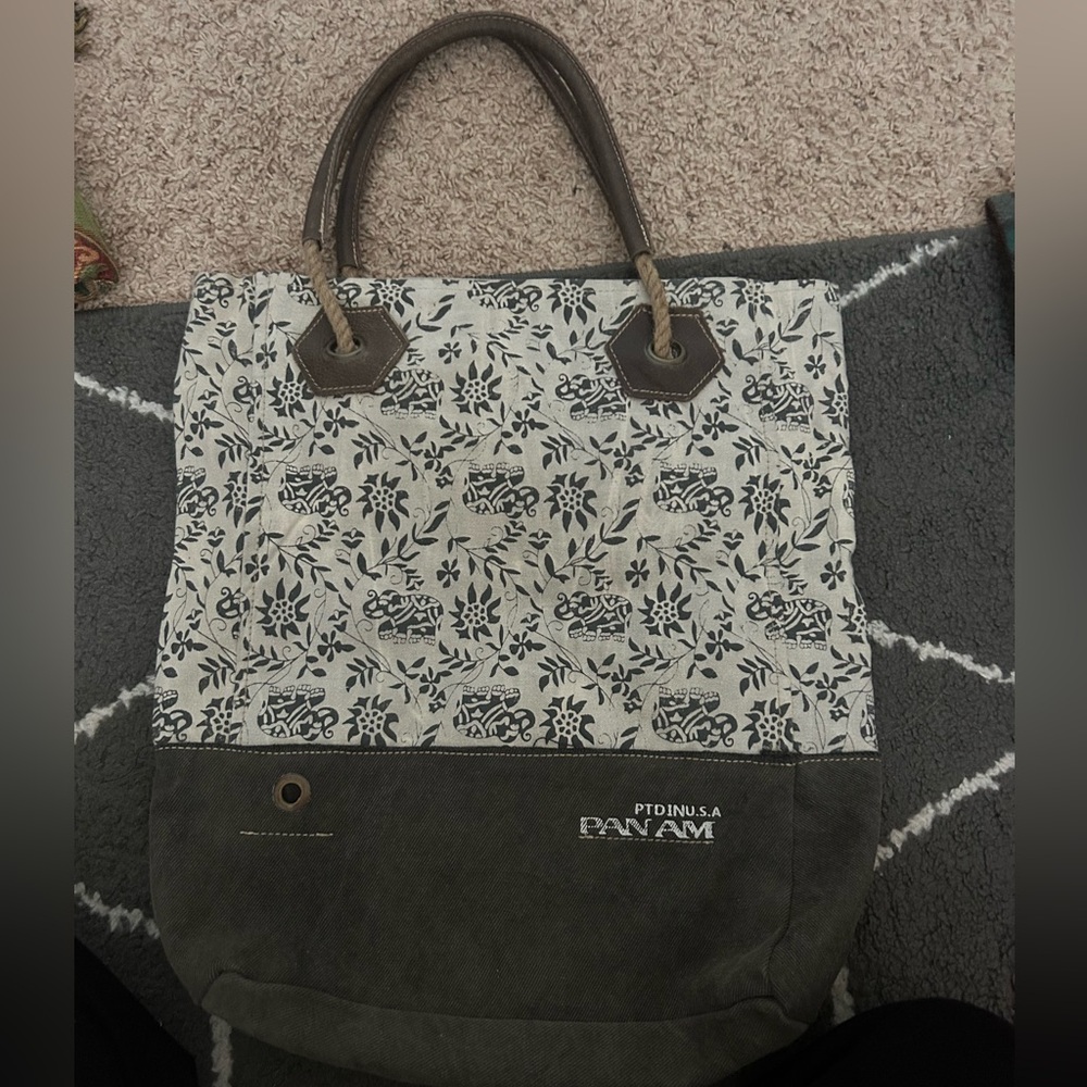 Nice big tote bag like new